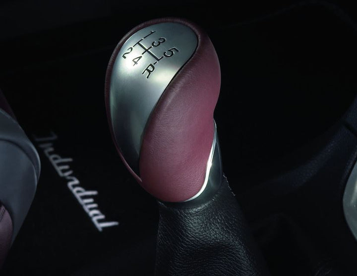 Originale Ford Fiesta Pomello leva cambio design in pelle rossa e alluminio