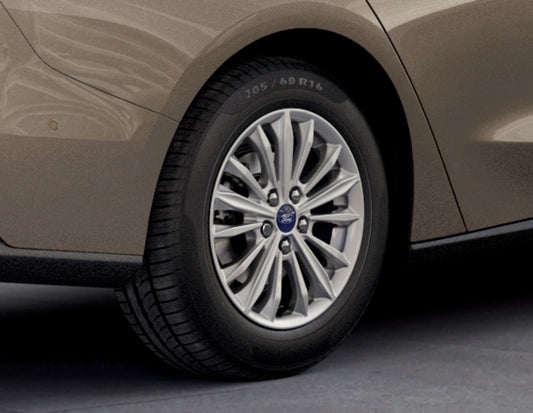 Cerchio in lega 16” 15 razze Sparkle Silver Focus 2018-2025