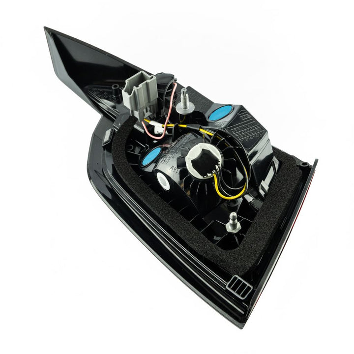 Indicatore di direzione e luce stop LED posteriore DX originale Ford Fiesta 2021-2023 2510425