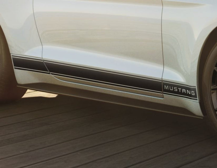 Mustang Strisce laterali tri-bar Ford Performance con scritta Mustang, Matte Black 2018-2023
