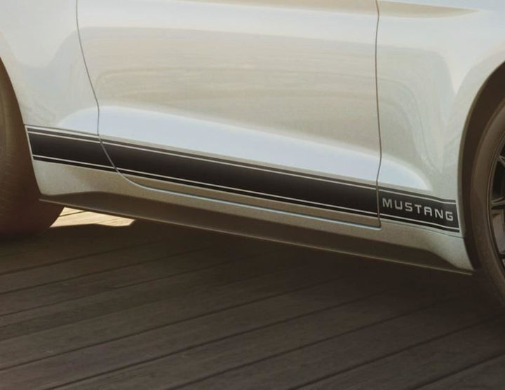 Mustang Strisce laterali tri-bar Ford Performance con scritta Mustang, Matte Black 2018-2023